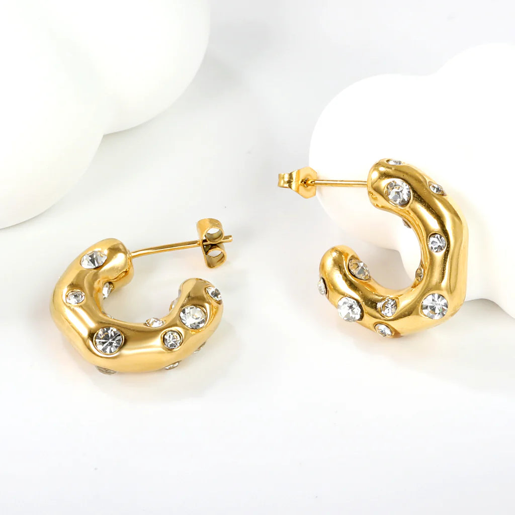 Half round earrings with white diamonds