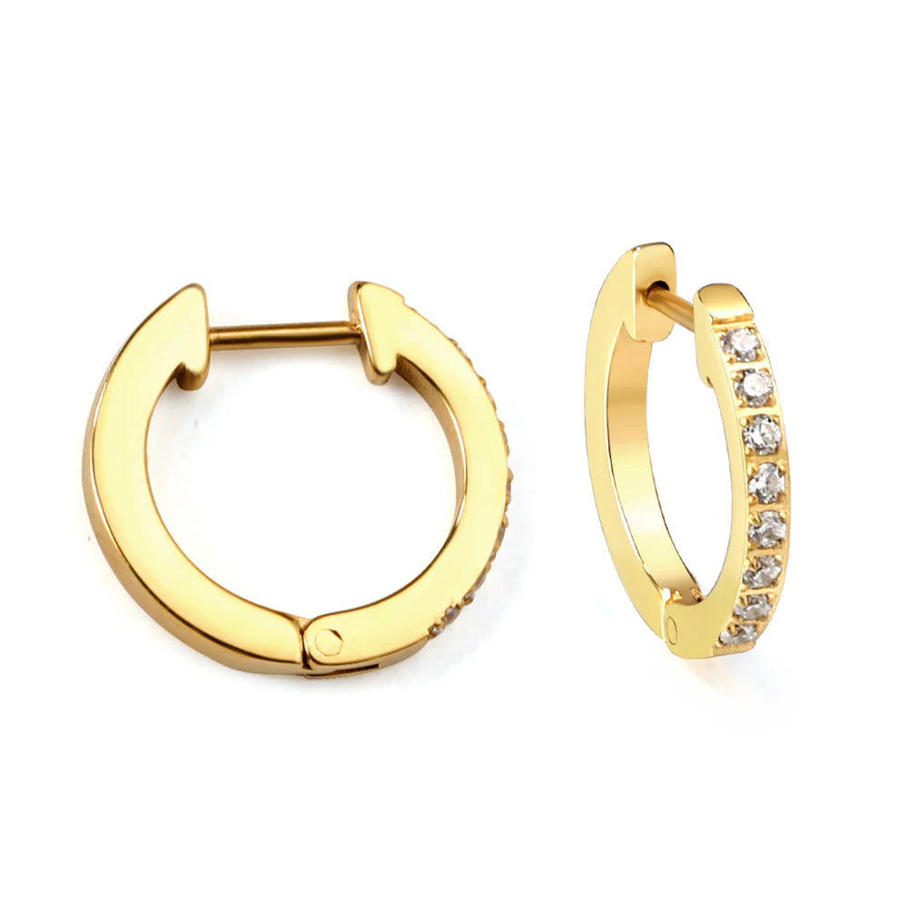 Round earrings with diamonds