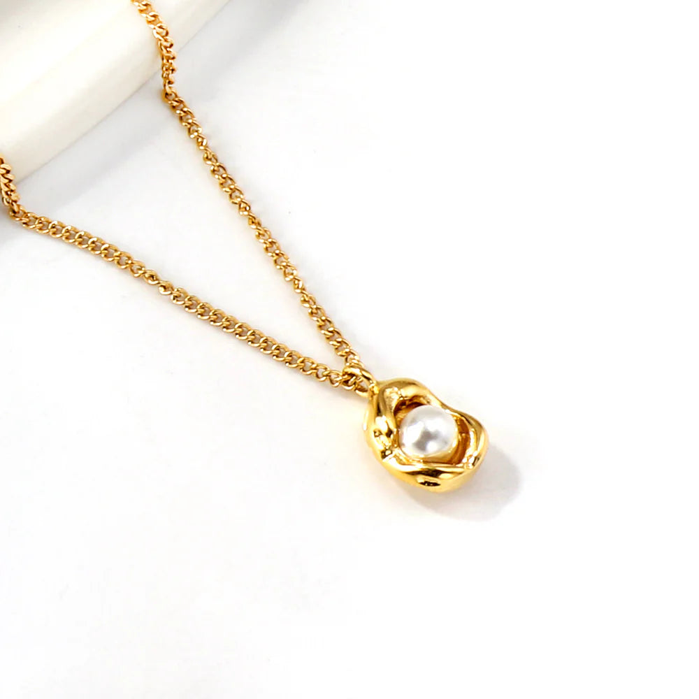 white pearl necklace